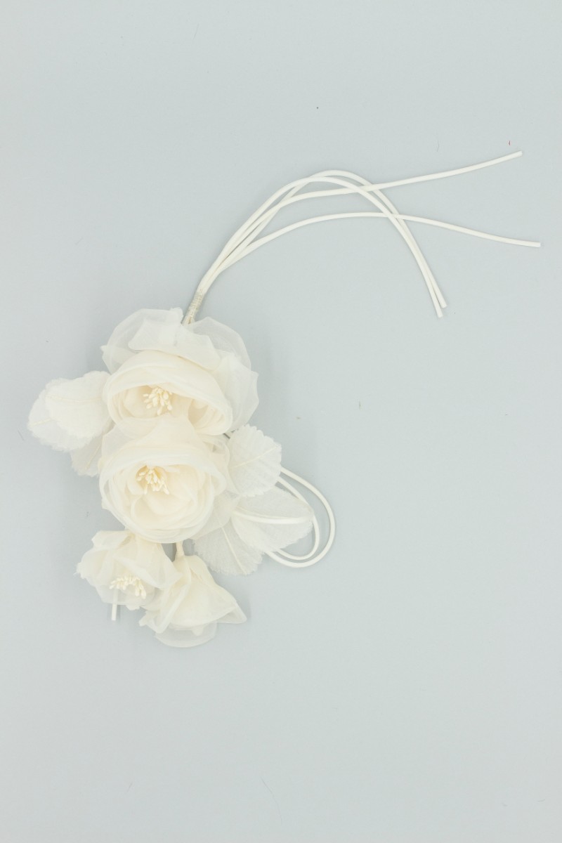 TRALCIO 2 ROSE + 2 BOCCIOLI + FOGLIE Z5V80730BI