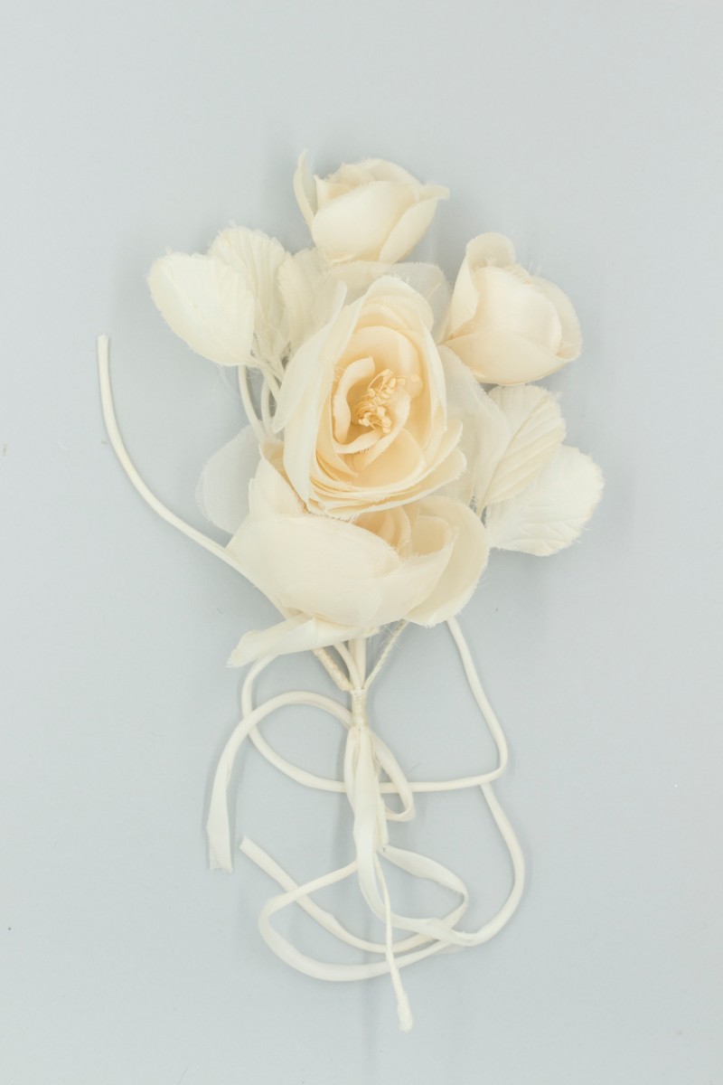 TRALCIO 2 ROSE + 2 BOCCIOLI + FOGLIE Z5V80730MI