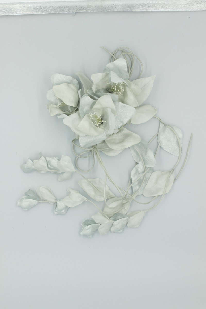 TRALCIO 3 FIORI + PEND. FOGLIE E PETALI Z5V80735GP